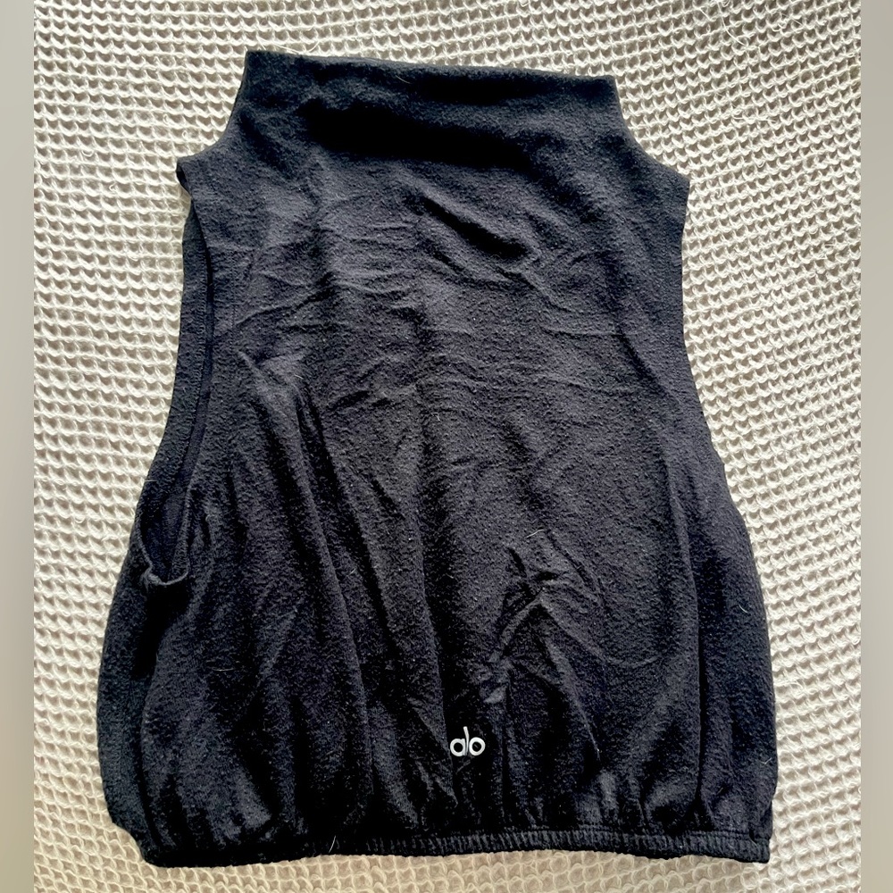Alo Yoga Mock Neck cropped tank